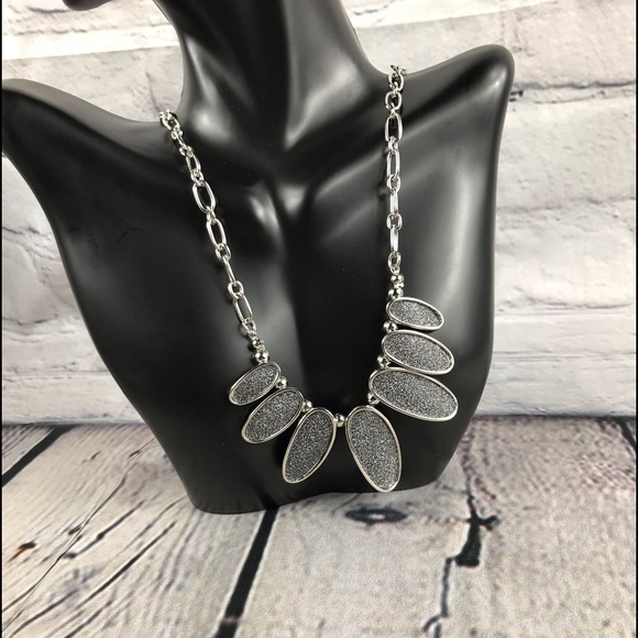 Jewelry - Picture 4 of 11